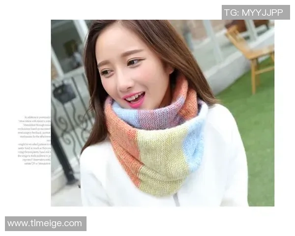 足球围脖球星时尚之选 解锁球场外的潮流与魅力